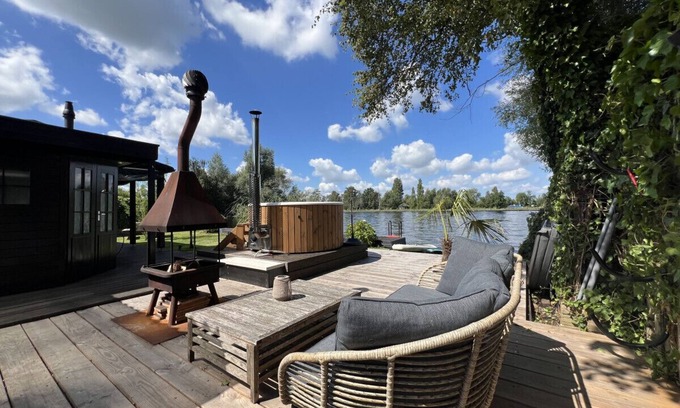 Baambrugse Zuwe Cabin | New- The Cabana- Near Amsterdam