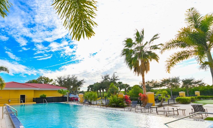 Port Tampa City Apartment | *NEW* The Getaway- Dual suites, pool- South Tampa