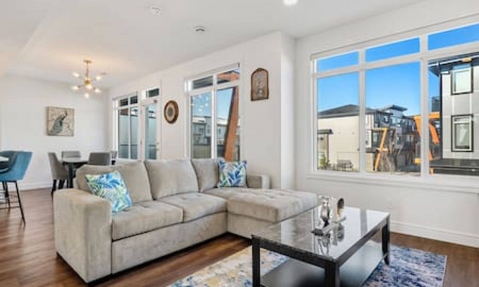 Southeast Calgary House | New Townhouse mins to South Health Campus & YMCA