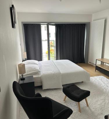 Batignolles Apartment | New Upscale 1 bedroom Apartment