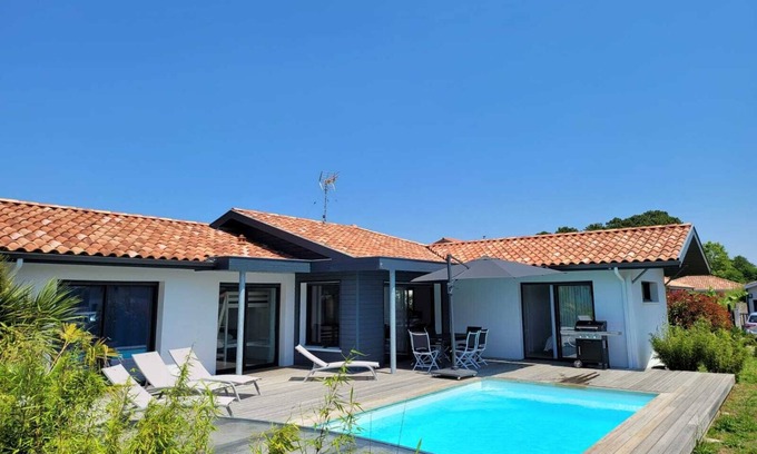 Angresse Villa | New villa Angresse with heated pool and jacuzzi