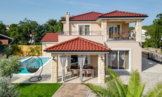 Pinezici Villa | New villa with pool, beach - TRAVELER Reisebüro Krk - ID 2400