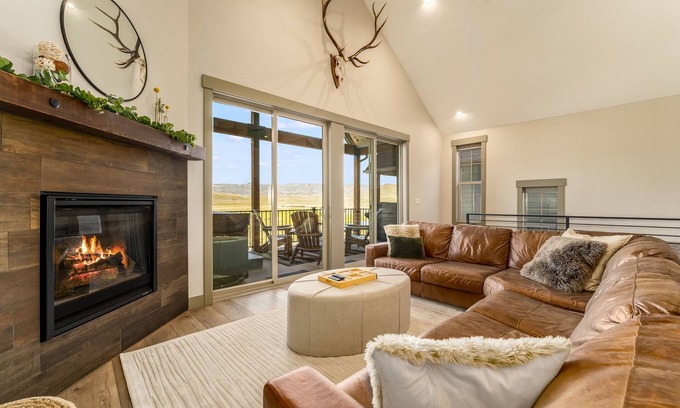 Grand Elk Ranch House | *NEW w/VIEWS* | Modern Mtn. Townhome minutes from RMNP, WP, & Granby Ranch!