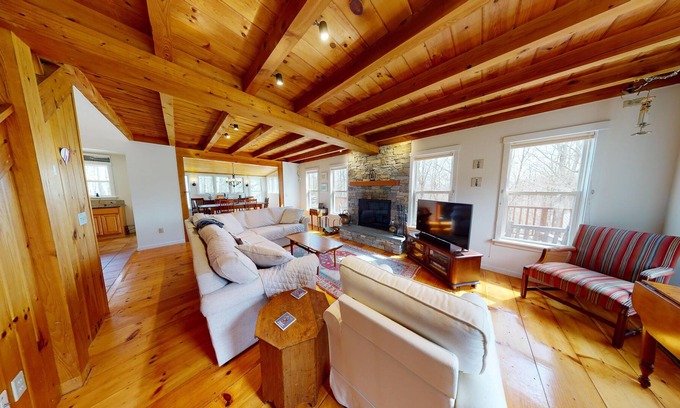 Waitsfield House | NEW! Warm, Cheery Bright and Open Vermont Country Home