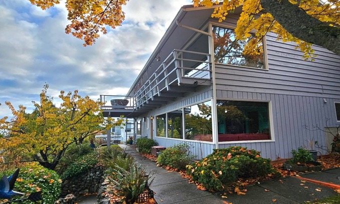 Port Angeles House | !NEW! Water View Oasis