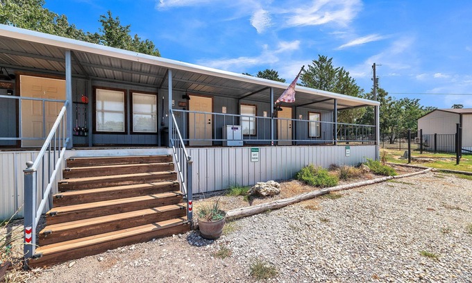 Kingston Cabin | NEW! Waterfront Lodge by The Lodges at Fossil Creek