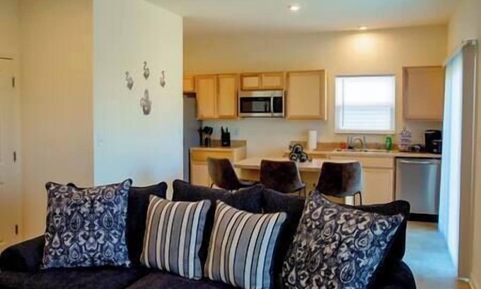 Acton House | NEW! Wifi, Parking, Massage Chair, Washer/Dryer