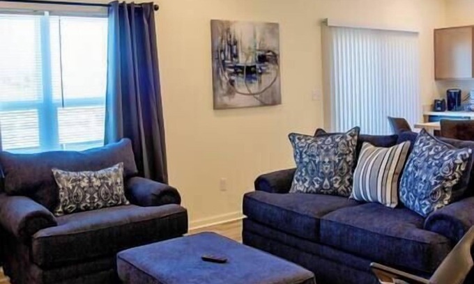 Acton House | NEW! Wifi, Parking, Massage Chair, Washer/Dryer