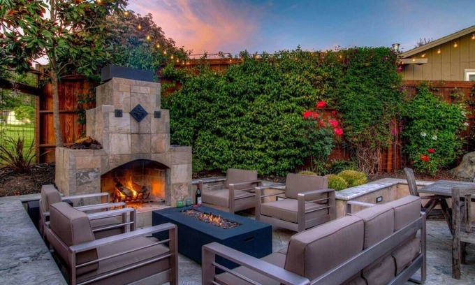 Santa Rosa House | NEW! Wine Country 3BR Hot Tub BBQ Firepit