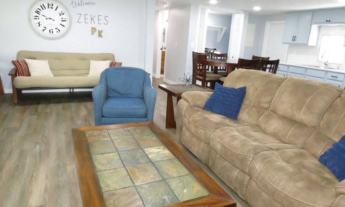 Graford House | NEW-Zeke’s Retreat - Rocker B - Possum Kingdom