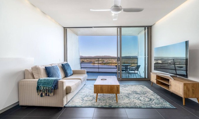 City West Apartment | Newa9 · Homey Apt with Dedicated Workspace