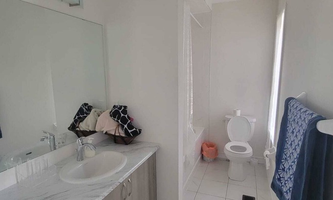 Bradford House | Newly built and perfect for vacations. In the middle of both hwy 400&40