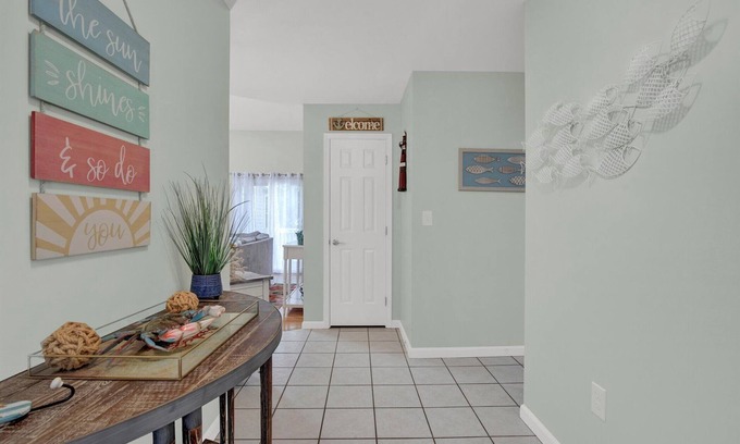 Ocean Pines House | Newley Renovated Beach Home, Min. to Ocean City,1st FL. Master Suite, walk in