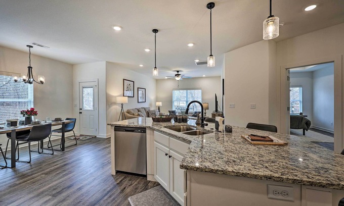 Bella Vista House | Newly Built Bella Vista Home Near Lakes