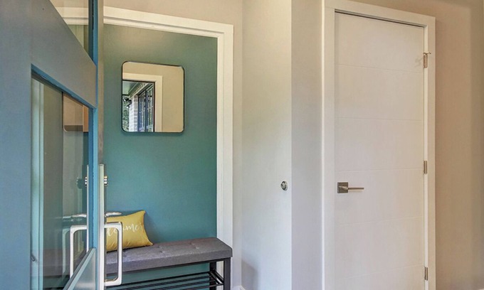 Chapel Hill House | Newly built Contemporary 10 min to UNC, Malls, I-40, Close to Jordan Lake