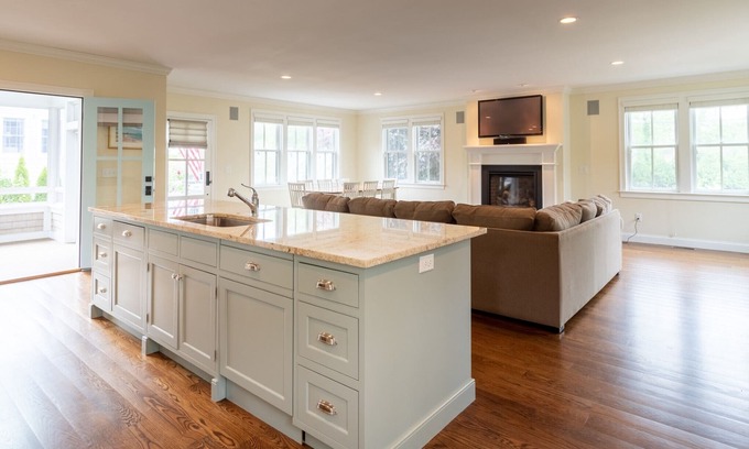 Rye House | Newly constructed (9 years) beach home only steps from Jenness Beach