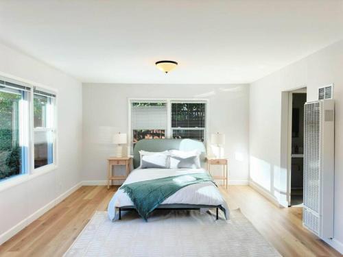 Community Center House | Newly Furnished Retreat 5 Min to Stanford & Downtown Palo Alto