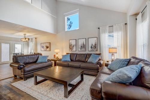 Northeast Colorado Springs House | Newly Launched! Modern and Stylish Home Perfect for Families