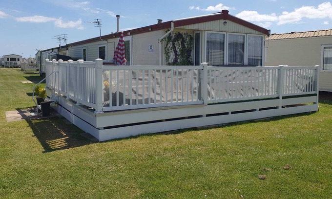 Ingoldmells House | Newly refurbished 6 berth caravan on the grange