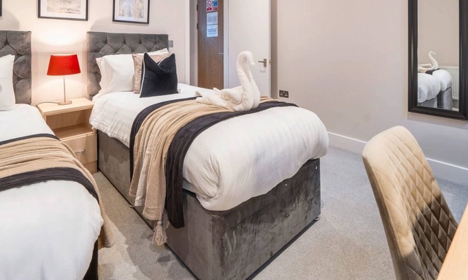 Rushmoor District Apartment | Newly Refurbished 2 Bedroom, Contractors/Families