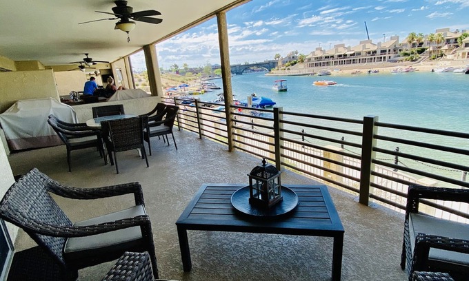 Lake Havasu City Condo | Newly Remodeled - Waterfront 2x2 Condo - Walk to Bridge/Beach/Bars/Restaurants