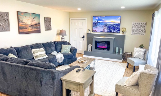 McKinleyville House | Newly remodeled 4 bedroom 3 bath house with giant fenced back yard and hot tub!