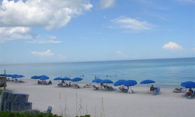 Pelican Bay Condo | Newly Remodeled Contemporary Condo in Exclusive Pelican Bay/30-day minimum stay
