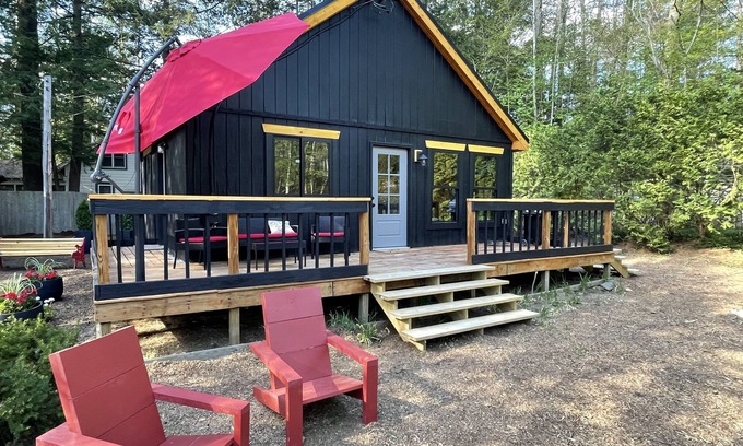 Lake Luzerne-Hadley Cabin | Newly Remodeled Modern Cabin, 1/10th mile to Beach