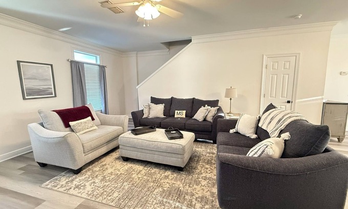 Starkville House | Newly Remodeled, Spacious, Close to MSU, Every bedroom has bathroom, King Bed