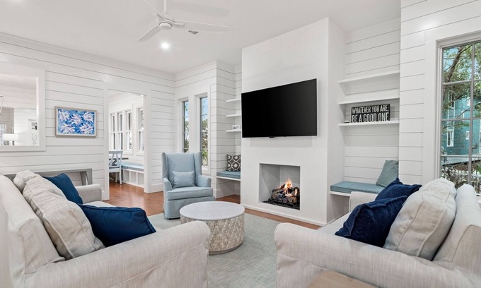 Cottage District House | Newly Remodeled Cottage District Home Nestled Next to WaterColor Tennis Courts & Seaside
