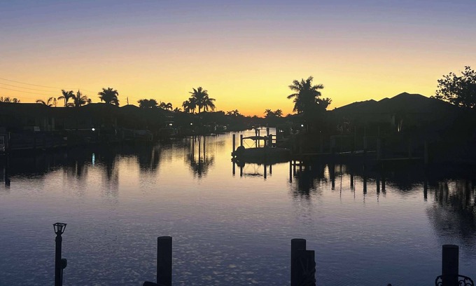 Punta Gorda Villa | Newly remodeled Villa On The Water, Sunset/Scenery