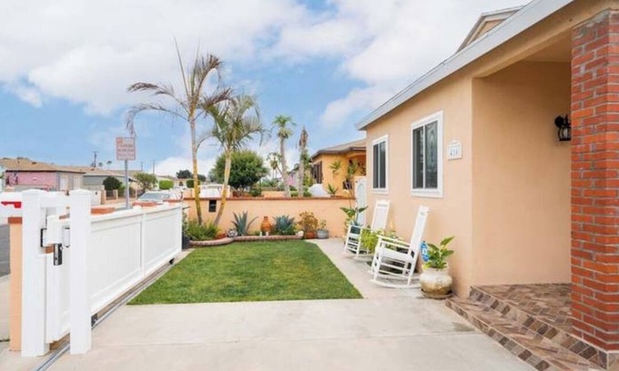 Harbor House | Newly Rennovated 3BR W/2BAS Home, in a quiet family-friendly neighborhood!