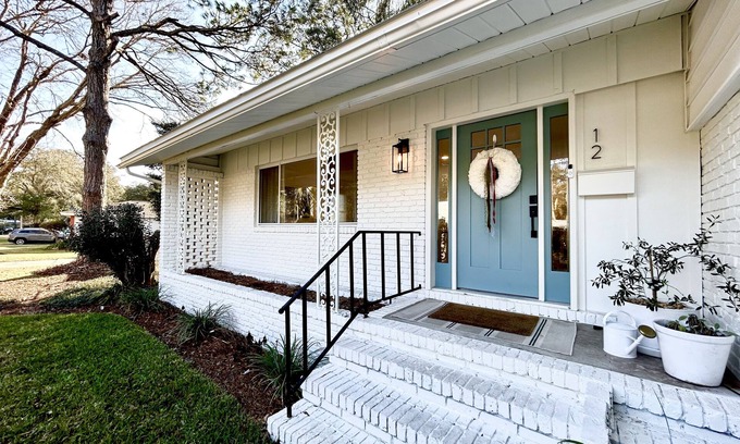 Fort Walton Beach House | Newly Renovated Home w/pool - 5 minutes from the beach!