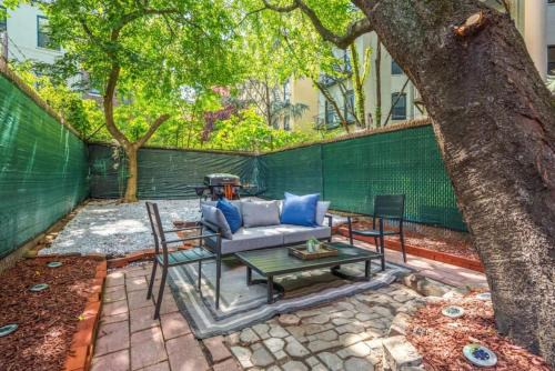 Central Park North House | Newly Renovated 2BR w Rare Private Backyard and BBQ