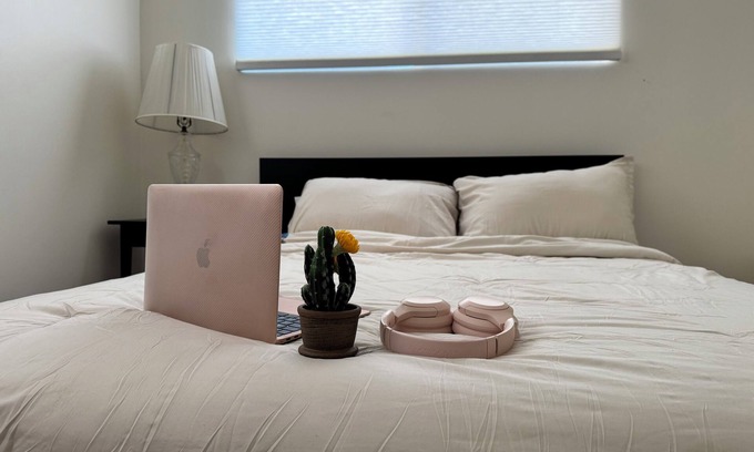 Del Aire House | Newly renovated 3 bdr home. Just 15 min to the beach, 24 hour pancakes & SpaceX.