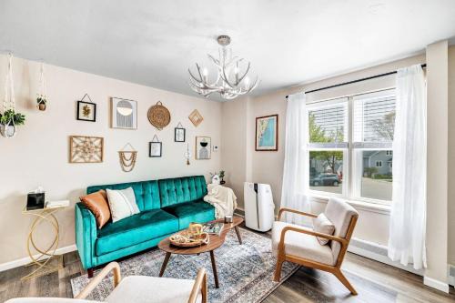 Algoma Apartment | Newly Renovated-across The Street From Von Stiehl!