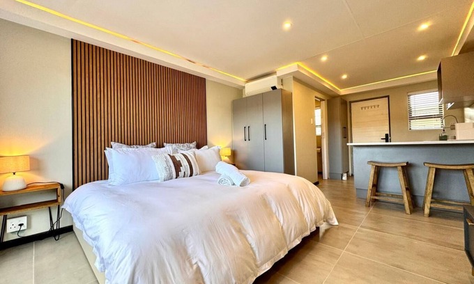 Jeffreys Bay Apartment | Newly renovated, charming studio in central Jeffreys Bay with AC, WiFi, parking