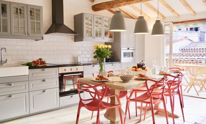 Antibes Old Town Apartment | NEWLY RENOVATED Charming apartment with outdoor terrace in old town of Antibes
