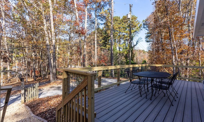 Woodstock Cottage | Newly Renovated Cottage near Lake Allatoona.