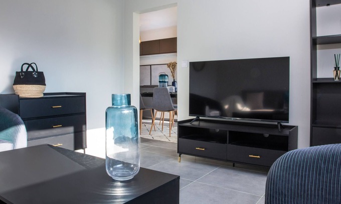 Ferney-Voltaire Apartment | Newly renovated apartment, quiet and bright, 10 minutes from Geneva airport.