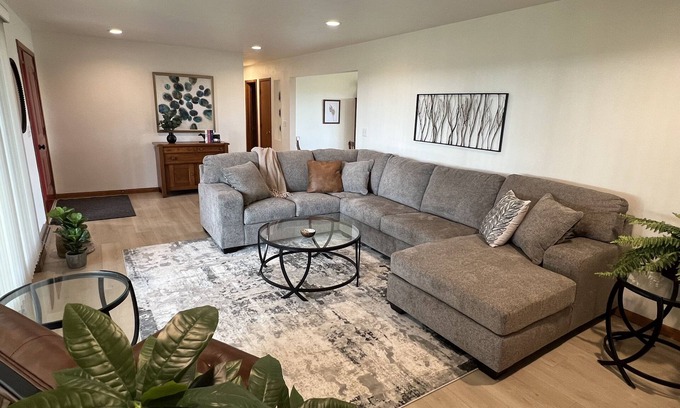 Hamburg House | Newly renovated house minutes from Granite Peak, Nine Mile, Wausau & Hospitals