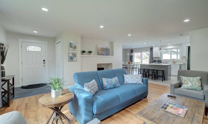 Redmond House | Newly Renovated Kirkland/Redmond Rambler