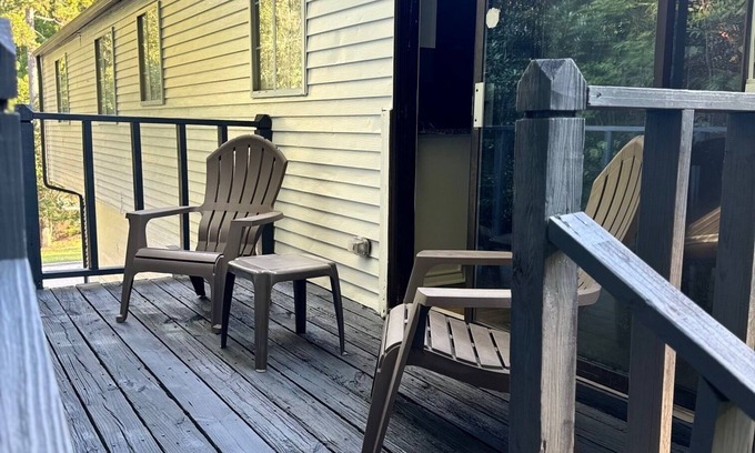 Lithonia House | Newly Renovated Studio! Private bathroom and Keyed door! In Stonecrest City!