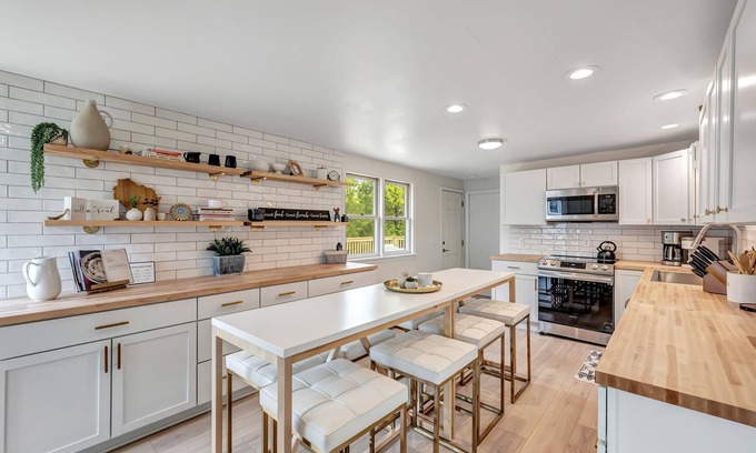 Sister Bay House | Newly renovated! Walking distance to everything!