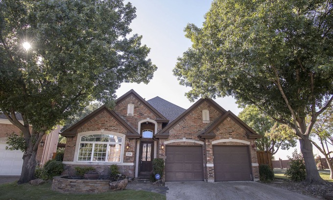 Addison House | Newly upgraded, upscale home, relaxing neighborhood.