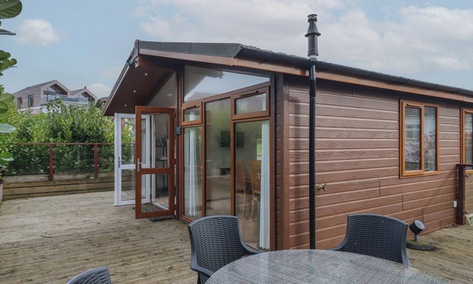 Newton Ferrers Cottage | NEWTON CALM, pet friendly, with a garden in Newton Ferrers