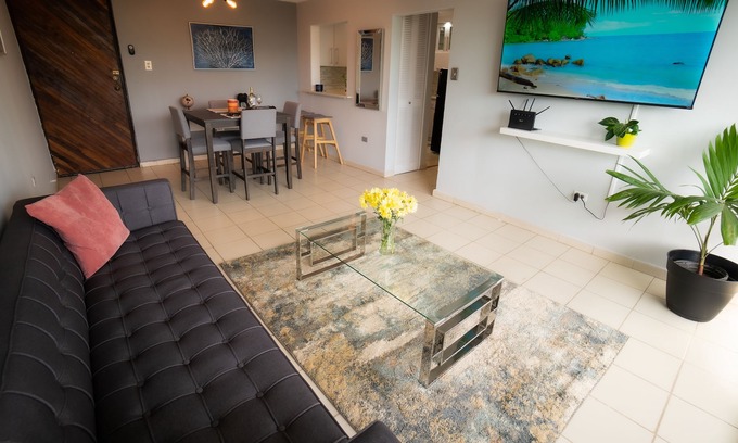 Sabana Abajo Apartment | Next to airport & Isla Verde- minutes away from Viejo San Juan, Hotels, beaches