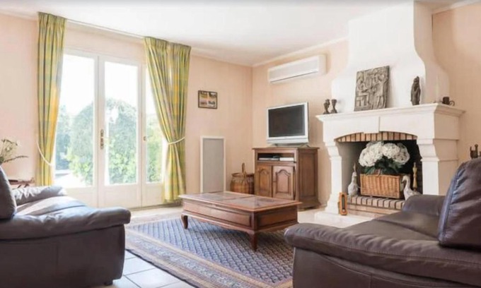 Le Brusc House | Nice 200 M With TerracePiscine Near The Sea