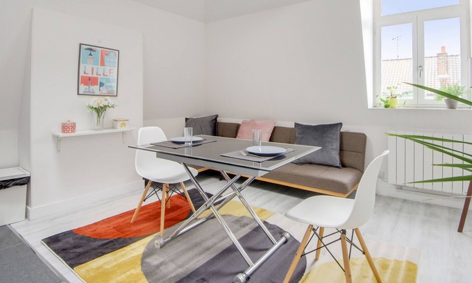 Saint-Maurice Pellevoisin Apartment | Nice and comfortable flat in Lille-Europe nearby the Old City - Welkeys