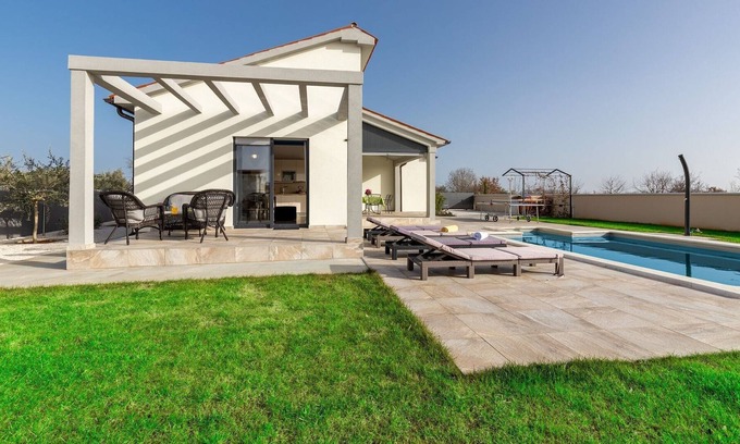 Vodnjan Cabin | Nice and modern holiday house near Pula